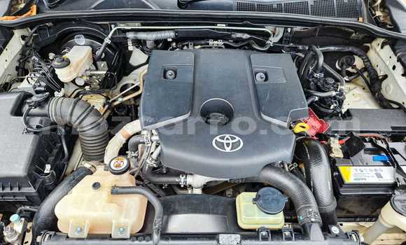 Nunua Ilio tumika Toyota Hilux Nyeupe Gari ndani ya Maputo nchini Maputo Nunua Ilio tumika Toyota Hilux Nyeupe Gari ndani ya Maputo nchini Maputo