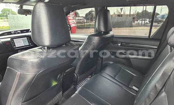 Nunua Ilio tumika Toyota Hilux Nyeupe Gari ndani ya Maputo nchini Maputo Nunua Ilio tumika Toyota Hilux Nyeupe Gari ndani ya Maputo nchini Maputo