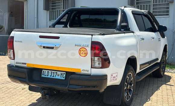 Nunua Ilio tumika Toyota Hilux Nyeupe Gari ndani ya Maputo nchini Maputo Nunua Ilio tumika Toyota Hilux Nyeupe Gari ndani ya Maputo nchini Maputo