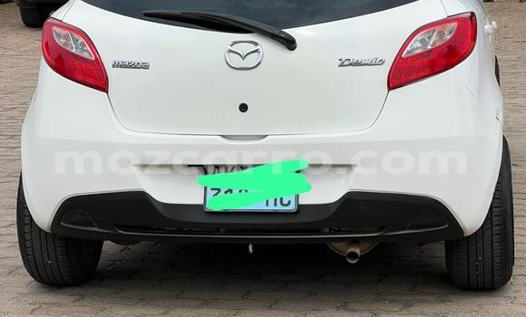 Nunua Ilio tumika Mazda Demio Nyeupe Gari ndani ya Maputo nchini Maputo Nunua Ilio tumika Mazda Demio Nyeupe Gari ndani ya Maputo nchini Maputo
