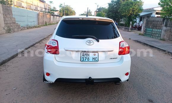 Comprar Usado Toyota Auris Branco Carro em Xai-Xai em Gaza Comprar Usado Toyota Auris Branco Carro em Xai-Xai em Gaza