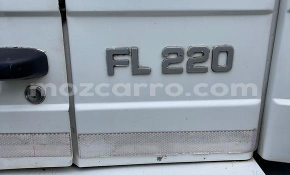 Tenga Tsaru Volvo 240 Series Chena Mota in Maputo in Maputo Tenga Tsaru Volvo 240 Series Chena Mota in Maputo in Maputo