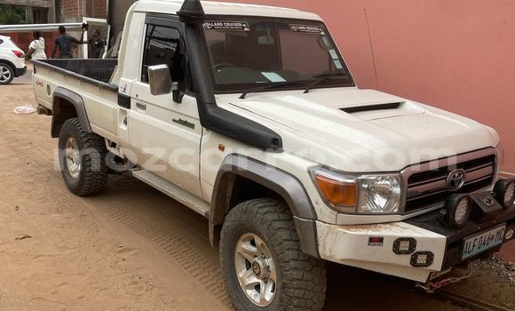 Comprar Usado Toyota Land Cruiser Branco Carro em Maputo em Maputo Comprar Usado Toyota Land Cruiser Branco Carro em Maputo em Maputo