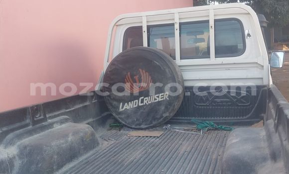 Comprar Usado Toyota Land Cruiser Branco Carro em Maputo em Maputo Comprar Usado Toyota Land Cruiser Branco Carro em Maputo em Maputo