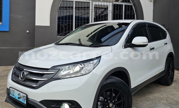 Nunua Ilio tumika Honda CR-V Nyeupe Gari ndani ya Maputo nchini Maputo