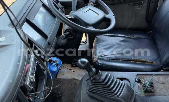 Nunua Ilio tumika Volvo Laplander Nyeupe Gari ndani ya Maputo nchini Maputo Nunua Ilio tumika Volvo Laplander Nyeupe Gari ndani ya Maputo nchini Maputo