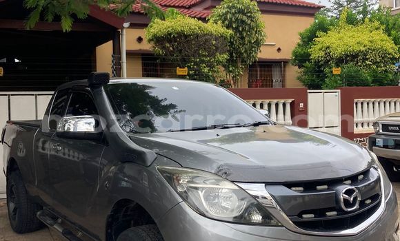 Tenga Tsaru Mazda BT-50 Bhurawuni Mota in Maputo in Maputo