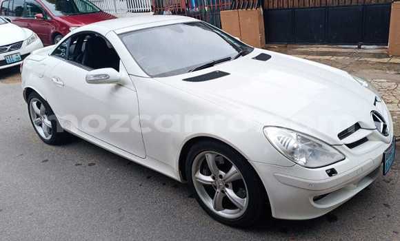 Buy Used Mercedes‒Benz CLK-klasse White Car in Maputo in Maputo