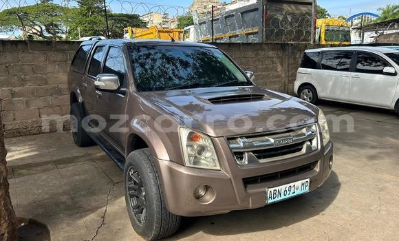 Comprar Usado Isuzu KB De outros Carro em Maputo em Maputo Comprar Usado Isuzu KB De outros Carro em Maputo em Maputo