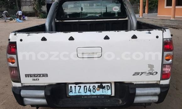 Nunua Ilio tumika Mazda BT-50 Nyeupe Gari ndani ya Maputo nchini Maputo Nunua Ilio tumika Mazda BT-50 Nyeupe Gari ndani ya Maputo nchini Maputo