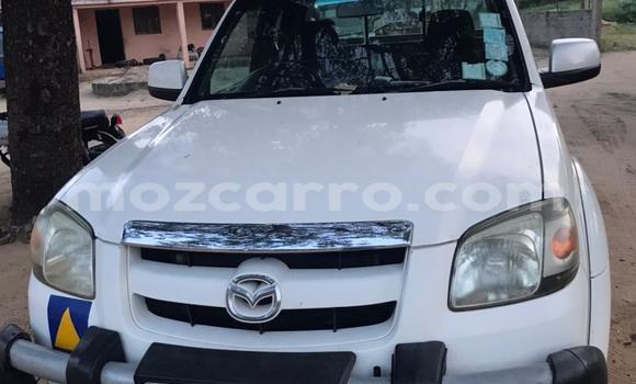 Nunua Ilio tumika Mazda BT-50 Nyeupe Gari ndani ya Maputo nchini Maputo Nunua Ilio tumika Mazda BT-50 Nyeupe Gari ndani ya Maputo nchini Maputo