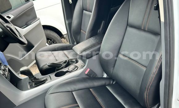 Nunua Ilio tumika Mazda BT-50 Nyeupe Gari ndani ya Maputo nchini Maputo Nunua Ilio tumika Mazda BT-50 Nyeupe Gari ndani ya Maputo nchini Maputo