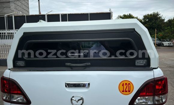 Nunua Ilio tumika Mazda BT-50 Nyeupe Gari ndani ya Maputo nchini Maputo Nunua Ilio tumika Mazda BT-50 Nyeupe Gari ndani ya Maputo nchini Maputo