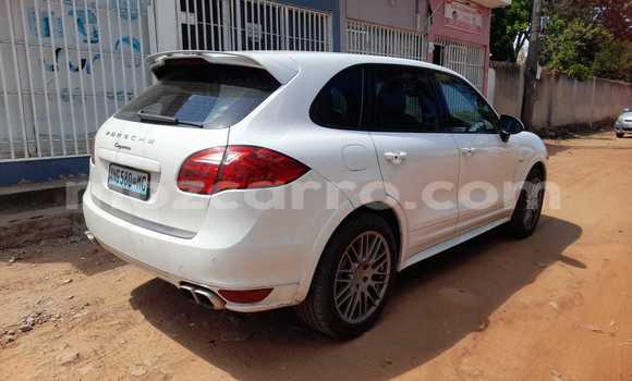 Comprar Usado Porsche Cayenne Branco Carro em Maputo em Maputo Comprar Usado Porsche Cayenne Branco Carro em Maputo em Maputo