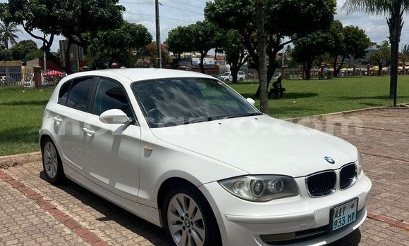 Buy Used BMW 1-Series White Car in Maputo in Maputo
