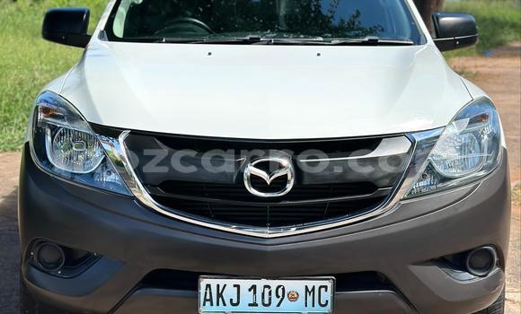 Comprar Usado Mazda BT-50 Branco Carro em Maputo em Maputo Comprar Usado Mazda BT-50 Branco Carro em Maputo em Maputo