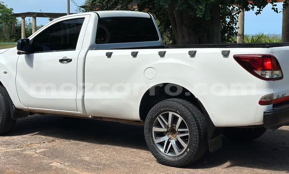 Comprar Usado Mazda BT-50 Branco Carro em Maputo em Maputo Comprar Usado Mazda BT-50 Branco Carro em Maputo em Maputo