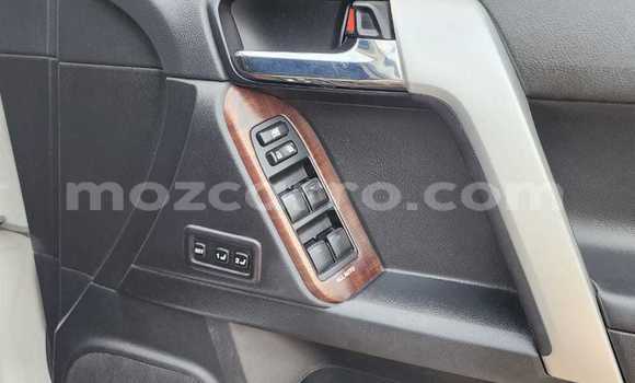 Nunua Ilio tumika Toyota Land Cruiser Prado Nyeupe Gari ndani ya Maputo nchini Maputo Nunua Ilio tumika Toyota Land Cruiser Prado Nyeupe Gari ndani ya Maputo nchini Maputo