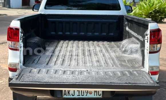 Nunua Ilio tumika Mazda BT-50 Nyeupe Gari ndani ya Maputo nchini Maputo Nunua Ilio tumika Mazda BT-50 Nyeupe Gari ndani ya Maputo nchini Maputo