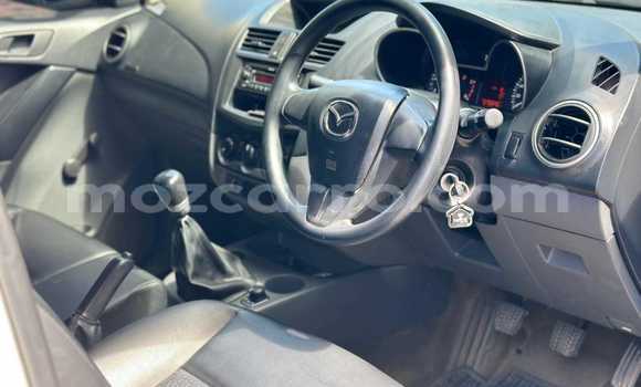 Nunua Ilio tumika Mazda BT-50 Nyeupe Gari ndani ya Maputo nchini Maputo Nunua Ilio tumika Mazda BT-50 Nyeupe Gari ndani ya Maputo nchini Maputo