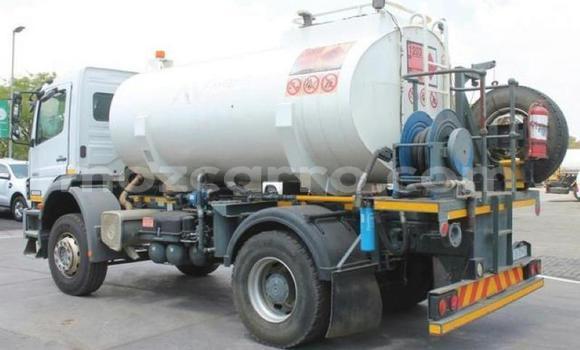 Buy Used Mercedes‒Benz 1824 White Truck in Gilé in Zambezia Buy Used Mercedes‒Benz 1824 White Truck in Gilé in Zambezia