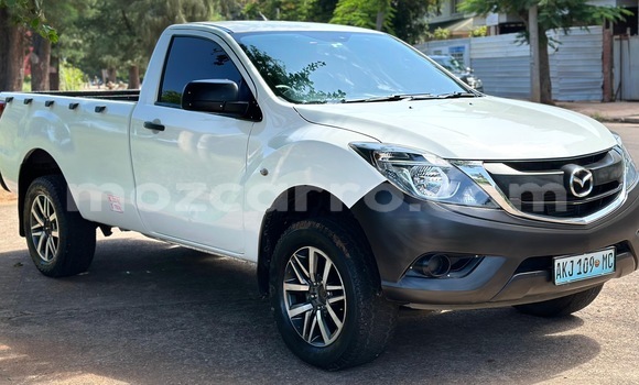 Comprar Usado Mazda BT-50 Castanho Carro em Maputo em Maputo Comprar Usado Mazda BT-50 Castanho Carro em Maputo em Maputo