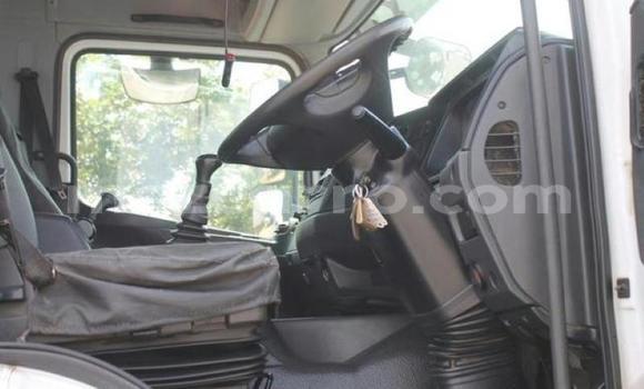 Buy Used Mercedes‒Benz 1824 White Truck in Gilé in Zambezia Buy Used Mercedes‒Benz 1824 White Truck in Gilé in Zambezia