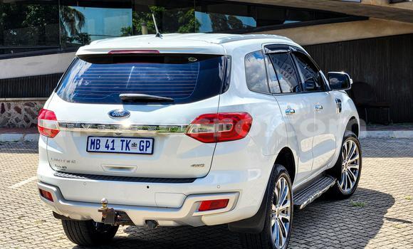 Buy New Ford Everest White Car in Maputo in Maputo Buy New Ford Everest White Car in Maputo in Maputo