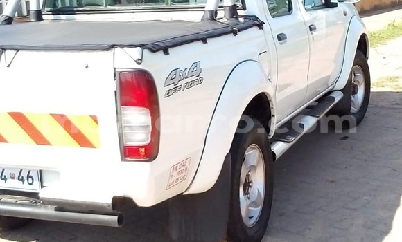 Buy Used Nissan Hardbody White Car in Maputo in Maputo Buy Used Nissan Hardbody White Car in Maputo in Maputo