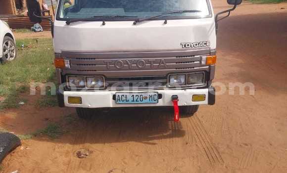 Comprar Usado Toyota Dyna Branco Carro em Maputo em Maputo Comprar Usado Toyota Dyna Branco Carro em Maputo em Maputo