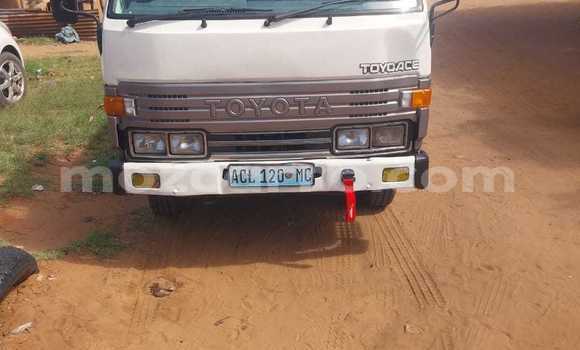 Comprar Usado Toyota Dyna Branco Carro em Maputo em Maputo Comprar Usado Toyota Dyna Branco Carro em Maputo em Maputo