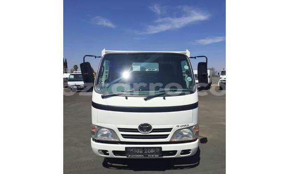 Comprar Usado Toyota Dyna Branco Caminhão em Gilé em Zambezia Comprar Usado Toyota Dyna Branco Caminhão em Gilé em Zambezia
