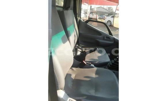 Comprar Usado Toyota Dyna Branco Caminhão em Gilé em Zambezia Comprar Usado Toyota Dyna Branco Caminhão em Gilé em Zambezia