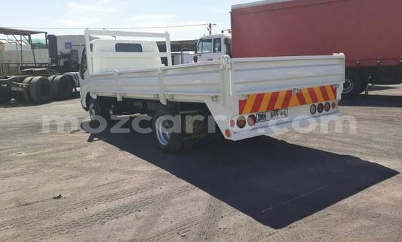 Comprar Usado Toyota Dyna Branco Caminhão em Gilé em Zambezia Comprar Usado Toyota Dyna Branco Caminhão em Gilé em Zambezia