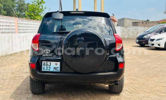 Nunua Ilio tumika Toyota RAV4 Nyeusi Gari ndani ya Maputo nchini Maputo Nunua Ilio tumika Toyota RAV4 Nyeusi Gari ndani ya Maputo nchini Maputo
