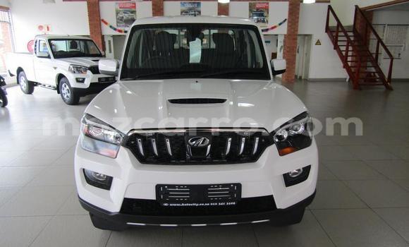 Comprar Usado Mahindra Armada Branco Carro em Maputo em Maputo Comprar Usado Mahindra Armada Branco Carro em Maputo em Maputo