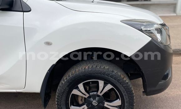 Comprar Usado Mazda BT-50 Branco Carro em Maputo em Maputo Comprar Usado Mazda BT-50 Branco Carro em Maputo em Maputo