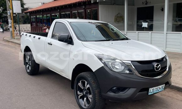 Comprar Usado Mazda BT-50 Branco Carro em Maputo em Maputo Comprar Usado Mazda BT-50 Branco Carro em Maputo em Maputo