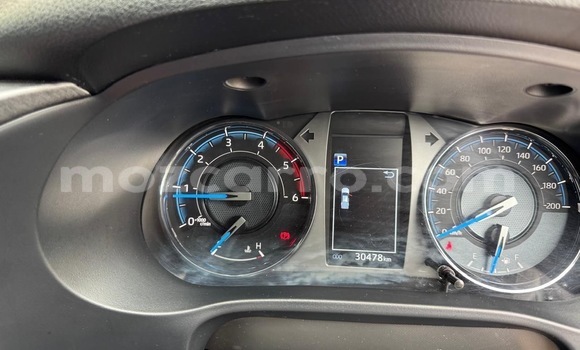 Buy Used Toyota Hiluxe Revo White Car in Maputo in Maputo Buy Used Toyota Hiluxe Revo White Car in Maputo in Maputo