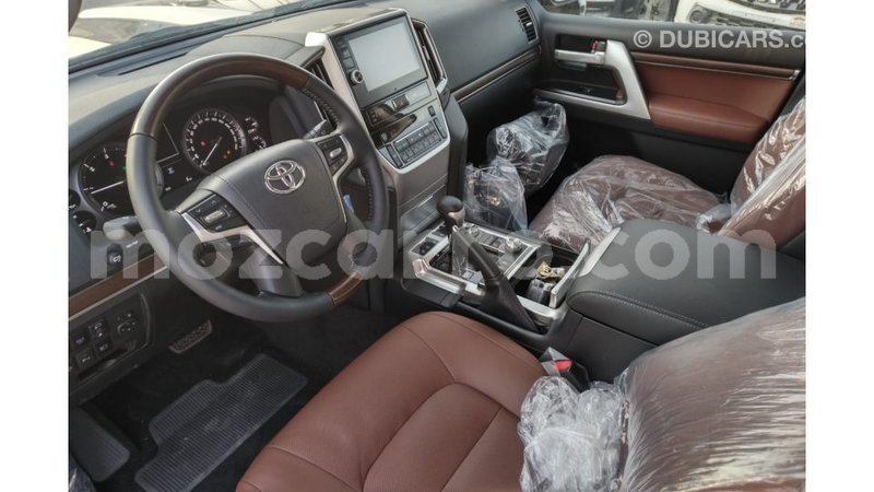 Big with watermark toyota land cruiser cabo delgado import dubai 5787