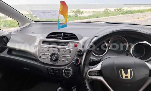 Nunua Ilio tumika Honda Fit Nyeupe Gari ndani ya Maputo nchini Maputo Nunua Ilio tumika Honda Fit Nyeupe Gari ndani ya Maputo nchini Maputo