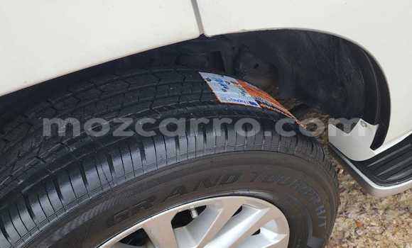 Nunua Ilio tumika Toyota Land Cruiser Prado Nyeupe Gari ndani ya Maputo nchini Maputo Nunua Ilio tumika Toyota Land Cruiser Prado Nyeupe Gari ndani ya Maputo nchini Maputo