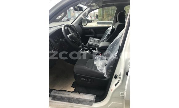 Buy Import Toyota Land Cruiser White Car in Import - Dubai in Cabo Delgado Buy Import Toyota Land Cruiser White Car in Import - Dubai in Cabo Delgado