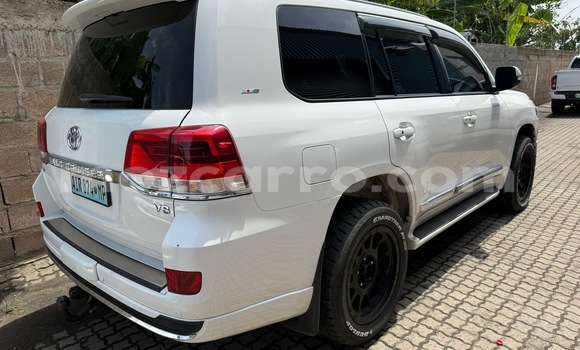 Buy Used Toyota Land Cruiser White Car in Maputo in Maputo Buy Used Toyota Land Cruiser White Car in Maputo in Maputo