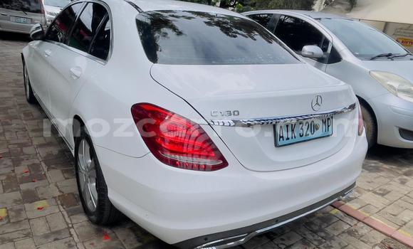 Nunua Ilio tumika Mercedes-Benz C-Classe Nyeupe Gari ndani ya Maputo nchini Maputo Nunua Ilio tumika Mercedes-Benz C-Classe Nyeupe Gari ndani ya Maputo nchini Maputo