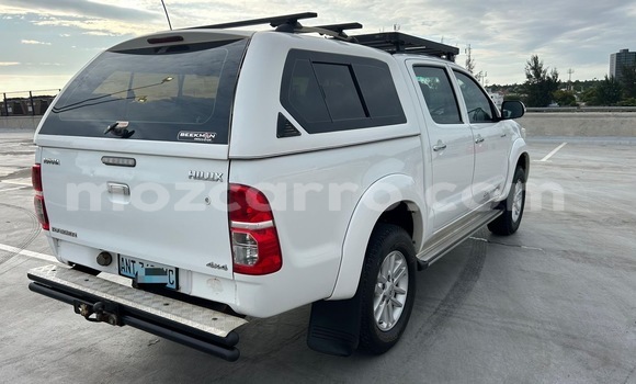 Tenga Tsaru Toyota Hilux Chena Mota in Maputo in Maputo Tenga Tsaru Toyota Hilux Chena Mota in Maputo in Maputo