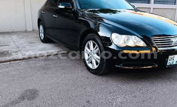Nunua Ilio tumika Toyota Mark X Nyeusi Gari ndani ya Maputo nchini Maputo