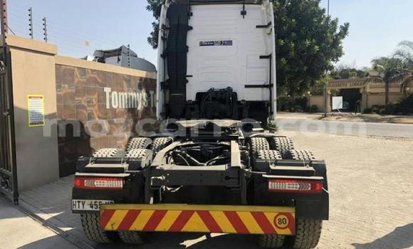 Nunua Ilio tumika Volvo F4 Nyeupe Lori ndani ya Gilé nchini Zambezia Nunua Ilio tumika Volvo F4 Nyeupe Lori ndani ya Gilé nchini Zambezia