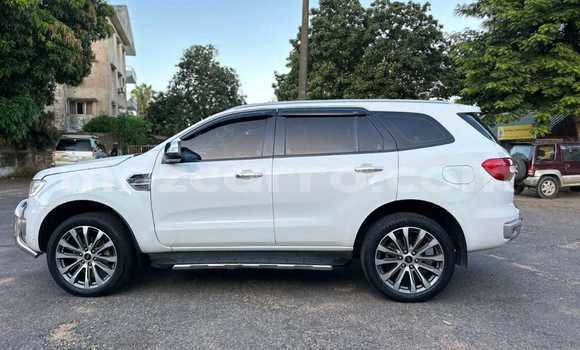 Buy New Ford Everest White Car in Maputo in Maputo Buy New Ford Everest White Car in Maputo in Maputo