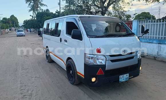 Nunua Ilio tumika Toyota Hiace Nyeupe Gari ndani ya Maputo nchini Maputo